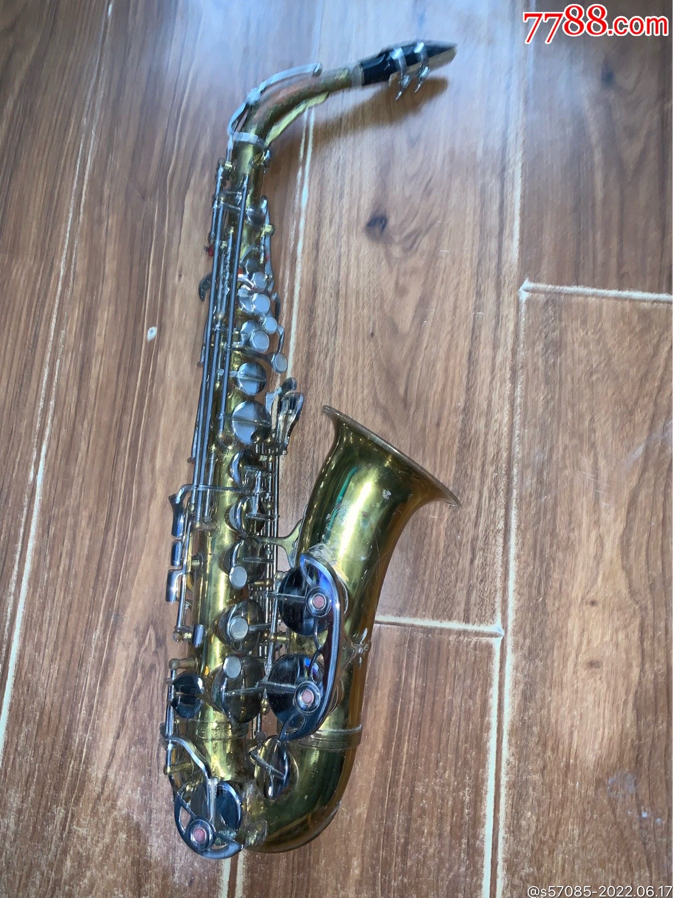 天津鹦鹉牌降e萨克斯配件舞台道具摆设专用