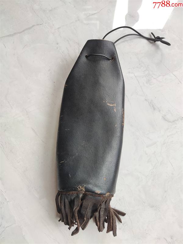 民国时期牛皮制烟丝袋