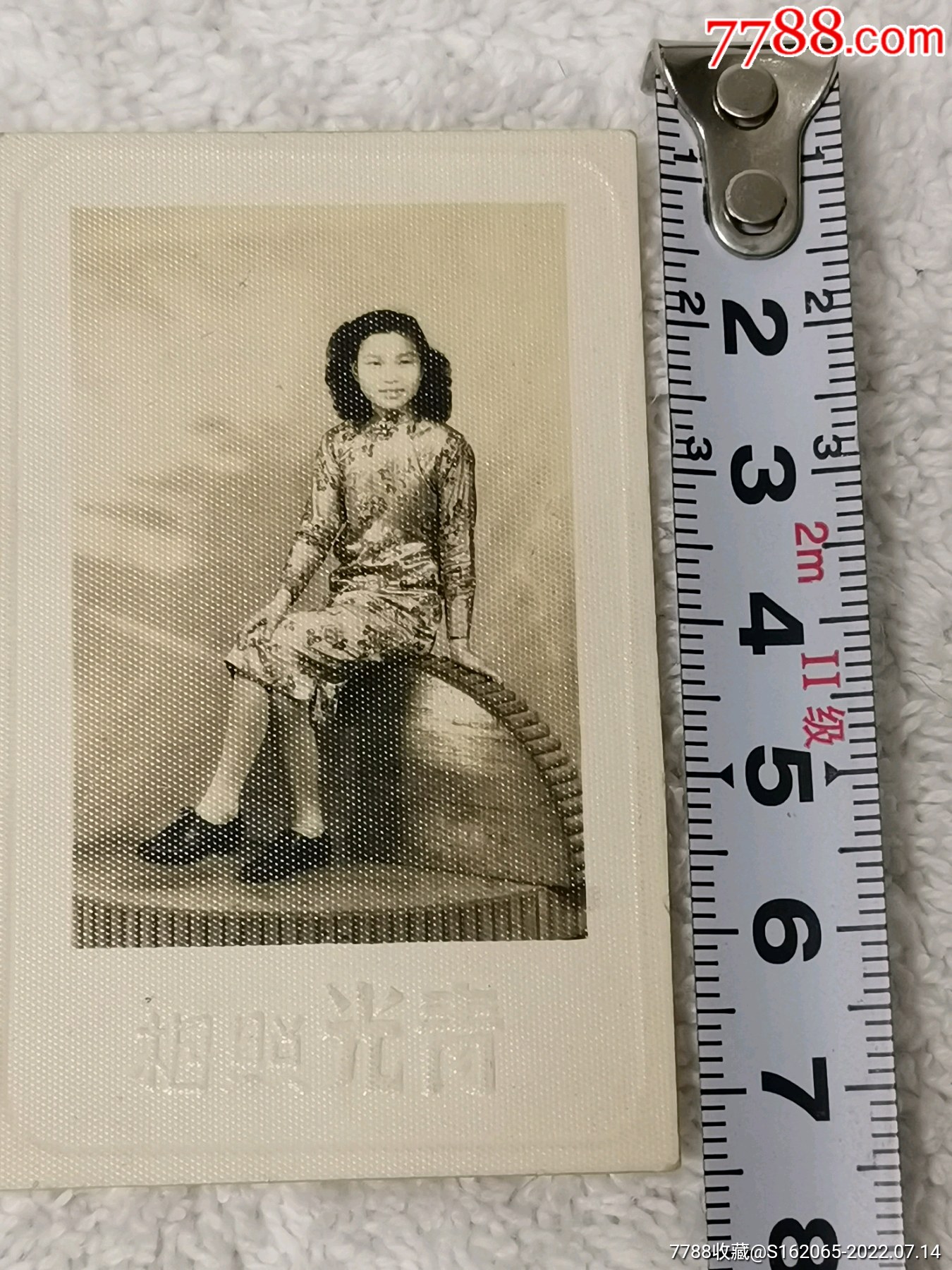 5品99五十年代美女学生演