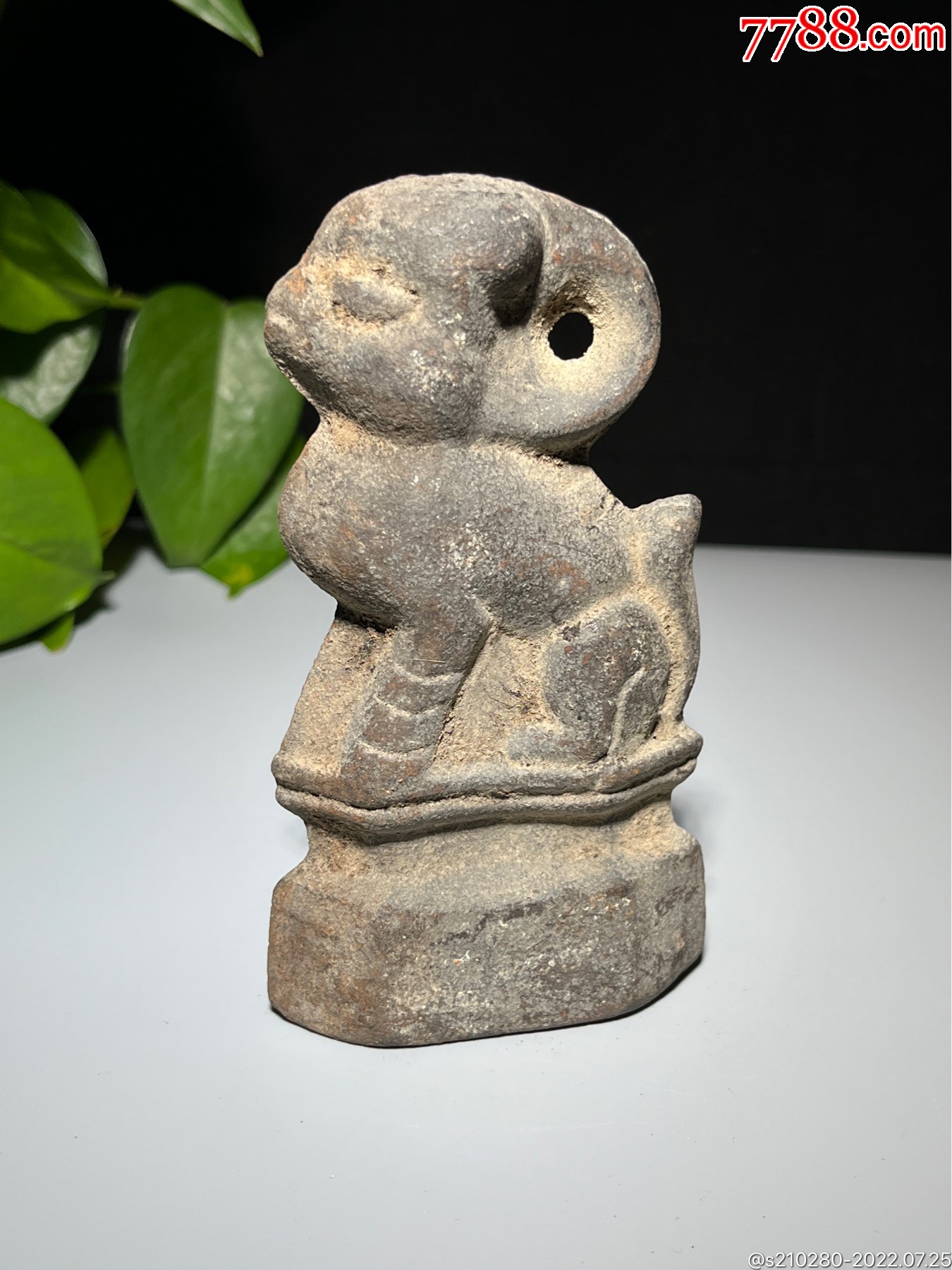 沧桑羊形铁秤砣造型独特皮壳老辣锈迹自然