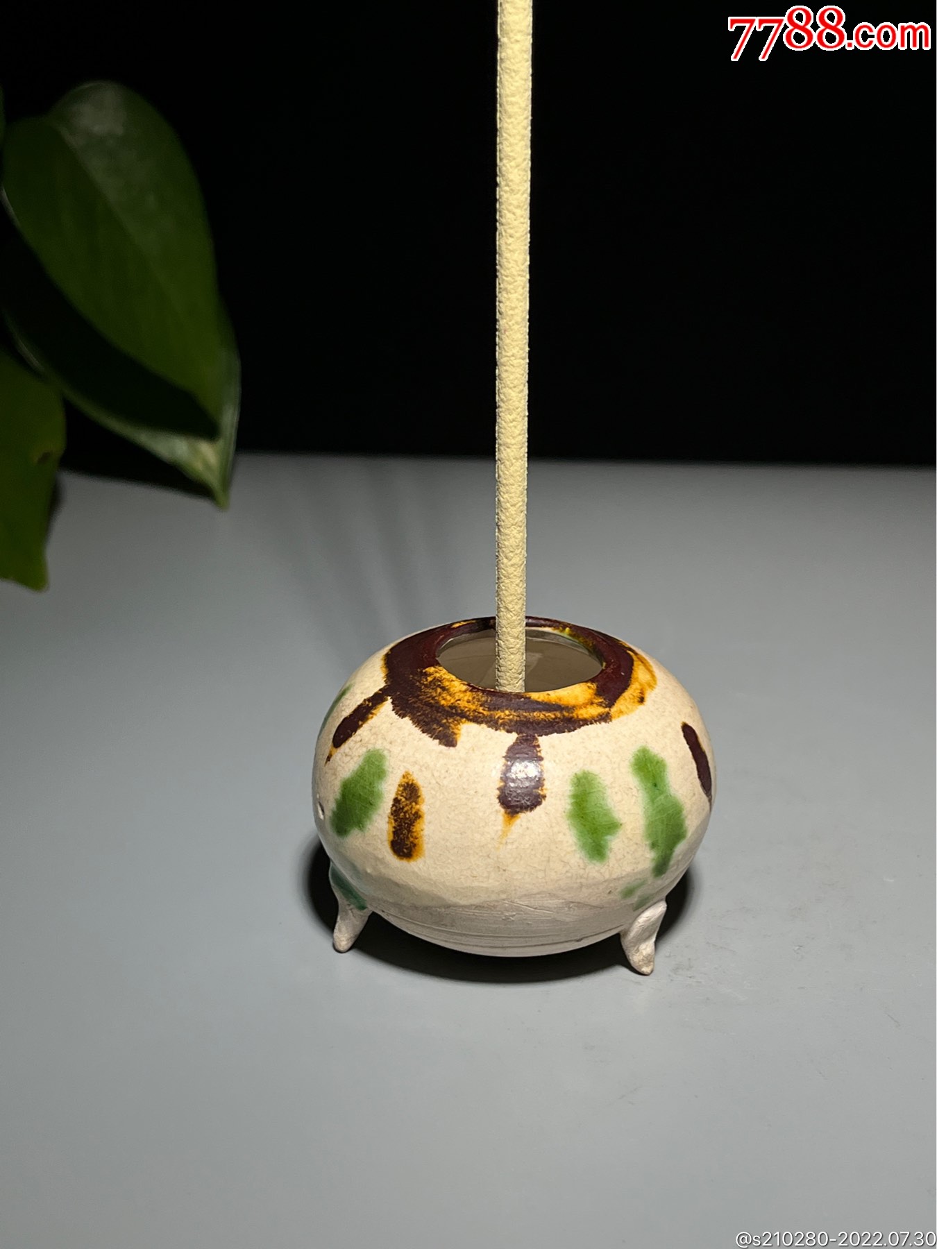 小巧一炷香瓷香炉造型独特瓷质细腻精致小巧