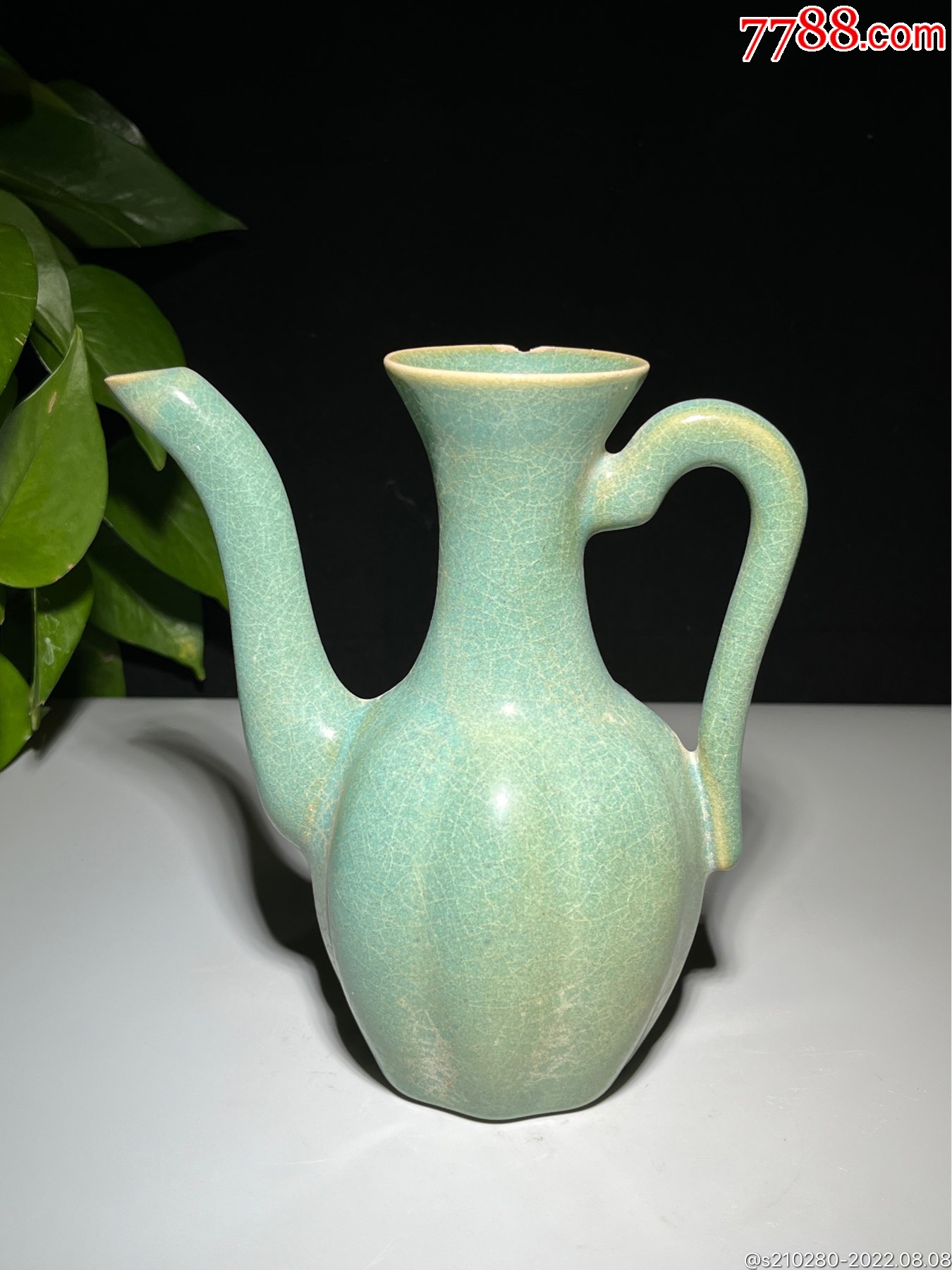 古朴瓷执壶造型独特瓷质细腻开片漂亮局部小磕碰