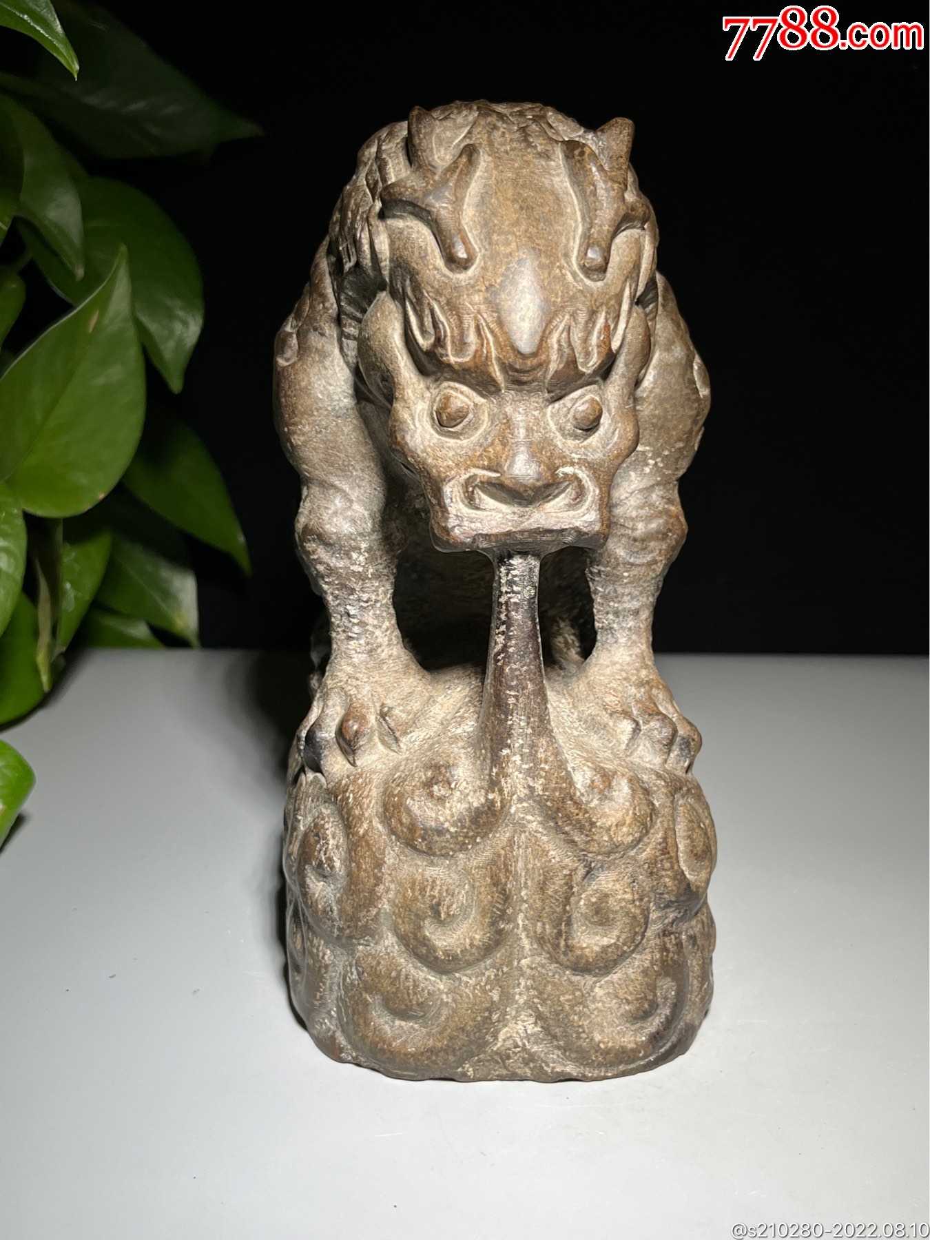石雕案头吸财兽造型霸气石质坚硬雕刻细腻气势磅礴