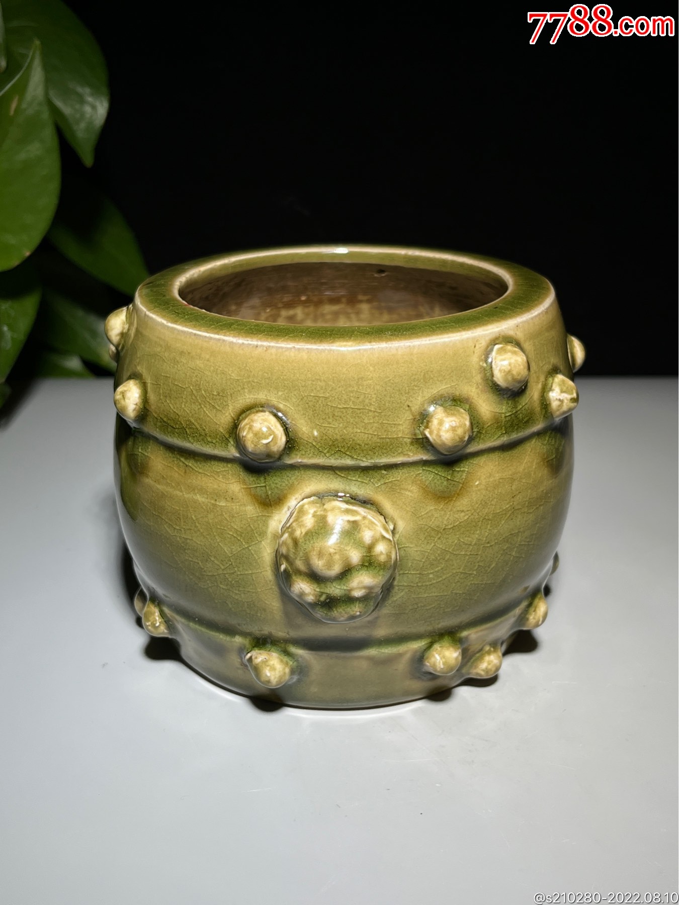 兽头鼓钉绿釉瓷罐子!造型独特,瓷质细腻,釉水肥润,兽头霸气!