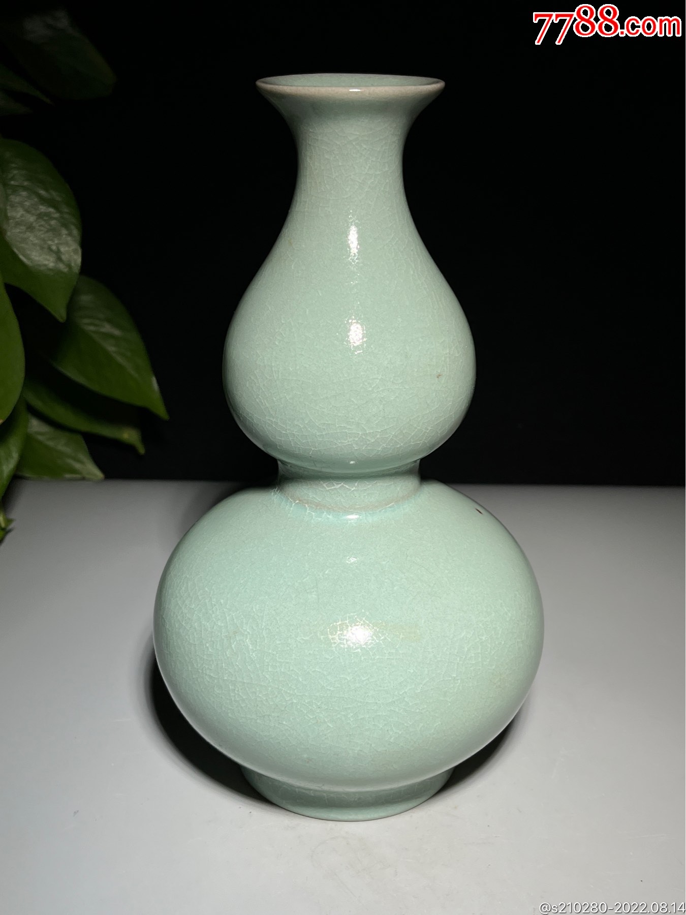 开片葫芦瓷瓶子造型独特瓷质细腻釉水肥润开片漂亮局部小磕碰