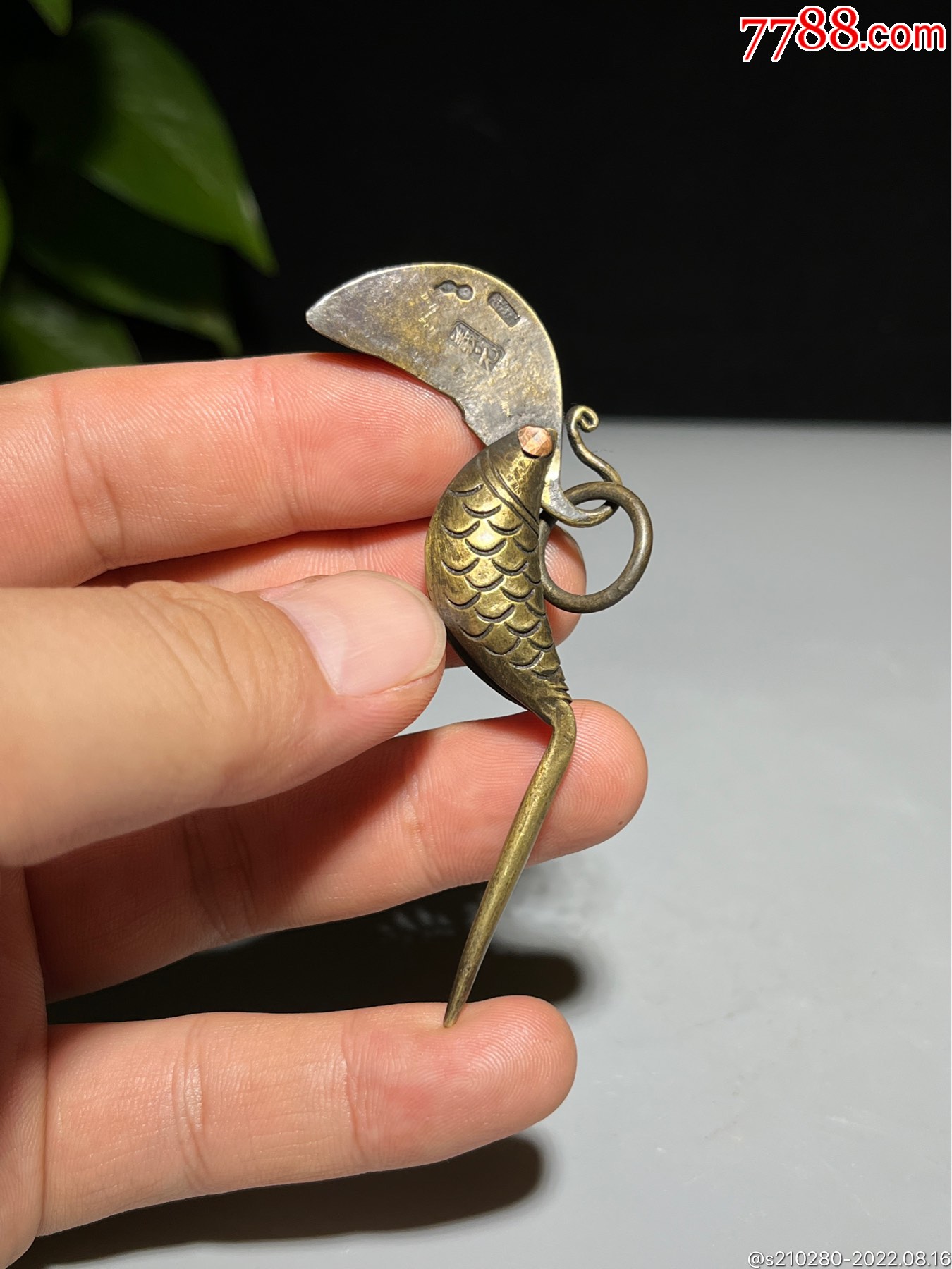 带款袖珍铜鱼刀造型独特皮壳老辣精致小巧