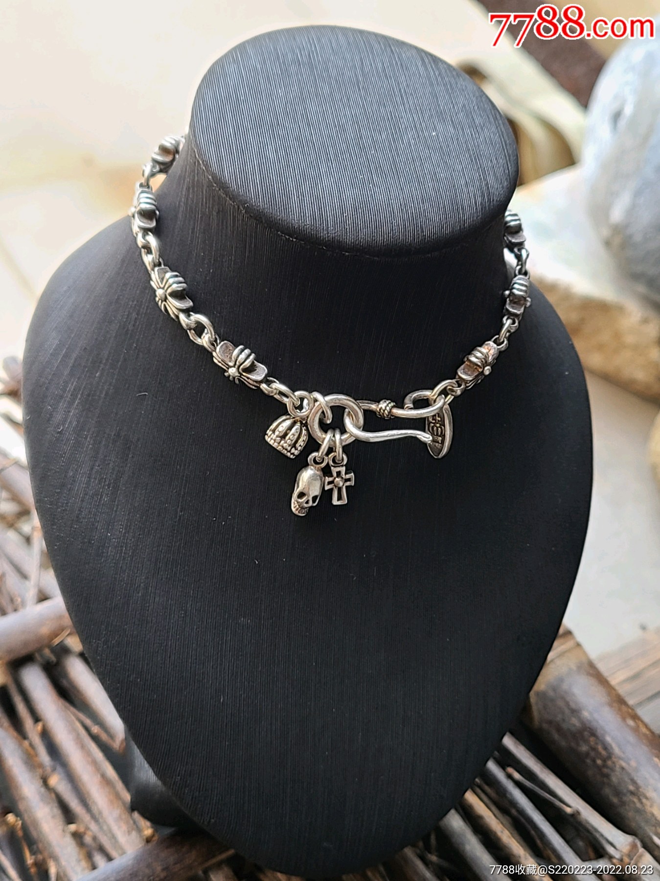 克罗心银手链一条