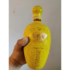 凤鸣塔泥池酒瓶