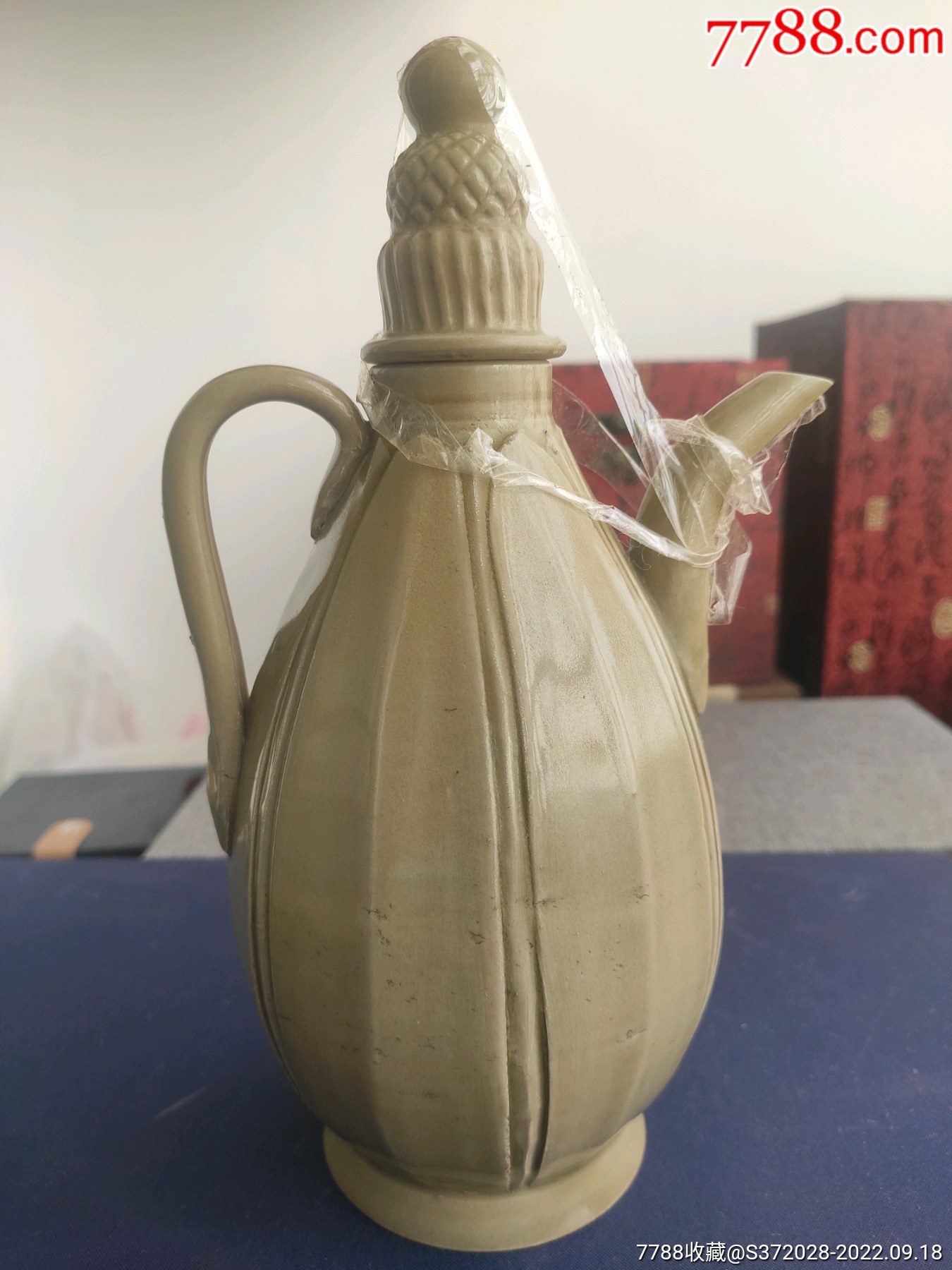 唐五代越窑秘色瓷执壶_价格180元_第1张