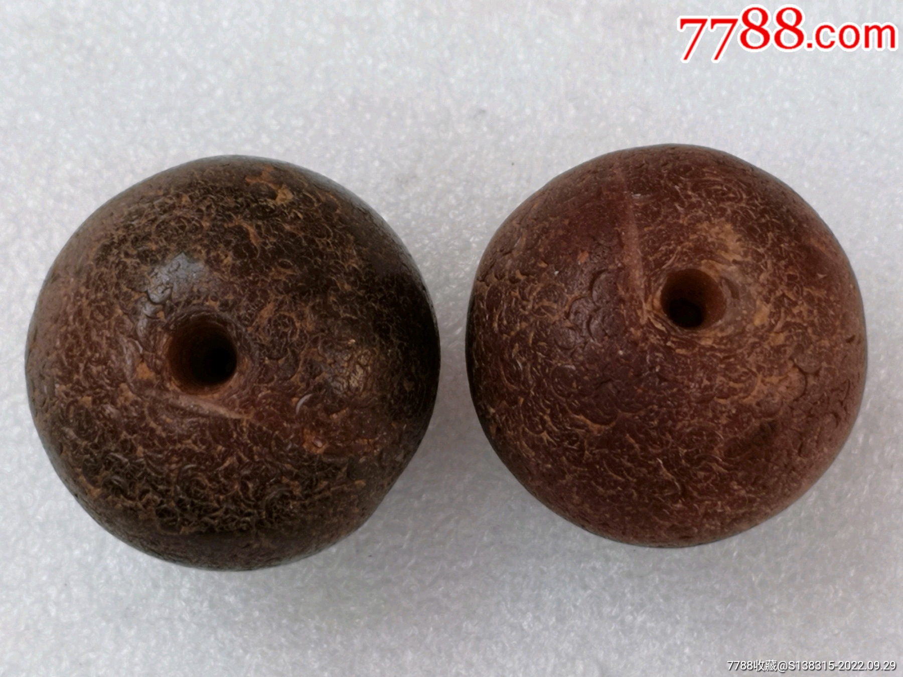 玛瑙球两个都有裂