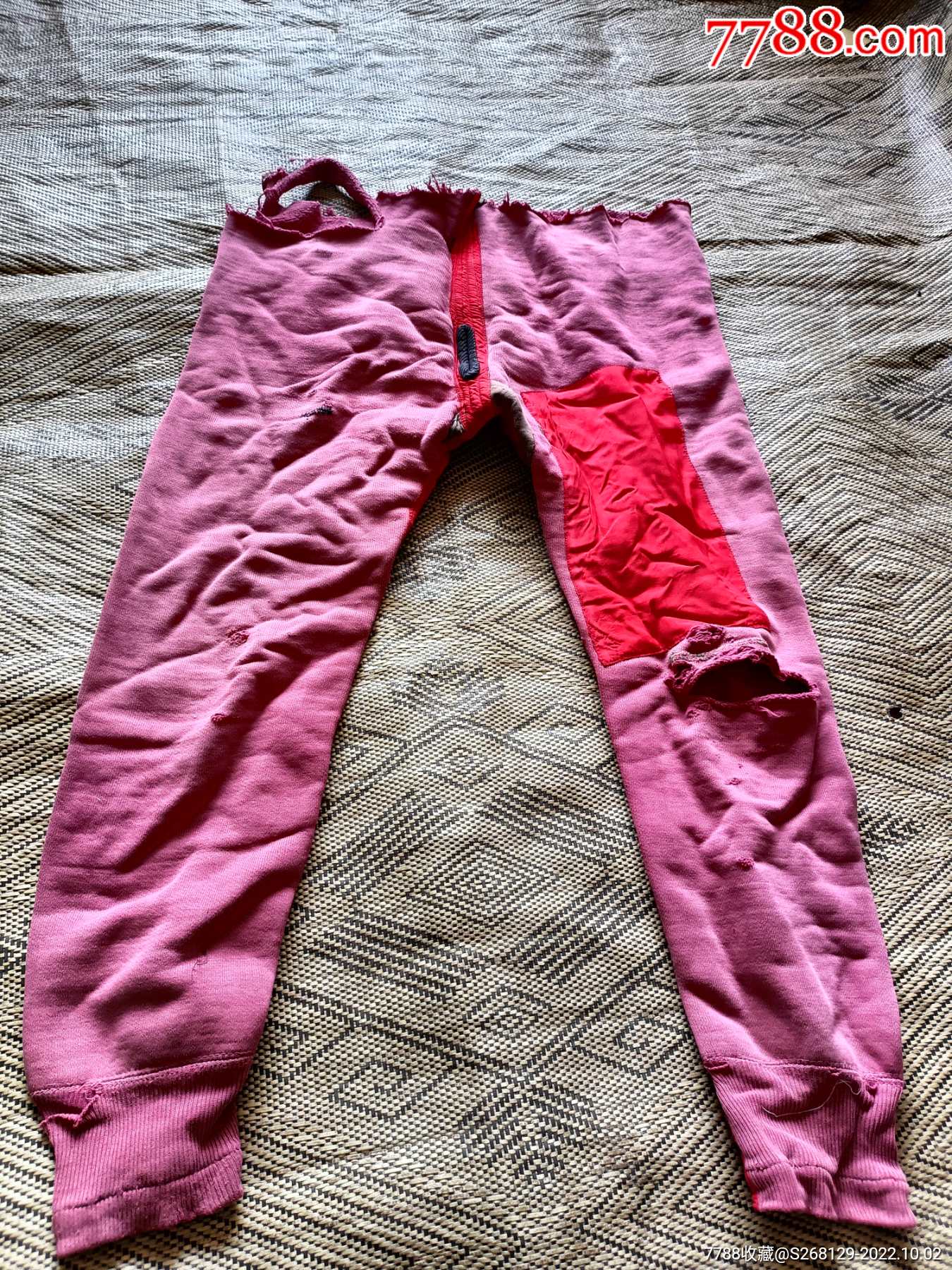 品・怀旧老60年代老落色兰布旁开门裤￥108品・怀旧老圆领蓝秋衣
