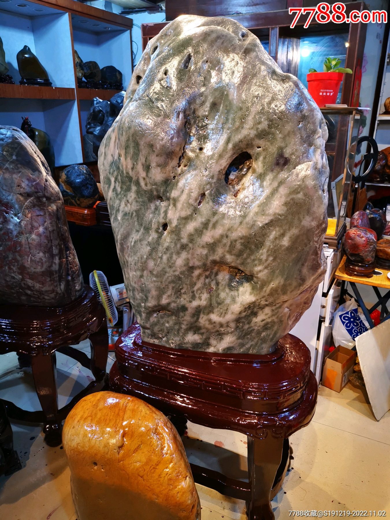 特价清仓天然玉石奇石原石造型石绿蜡石摆件_价格9800元【桂林睿宝阁