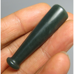  strong>和田青玉烟嘴 /strong>_烟嘴_年代不详_玉石_收尖型