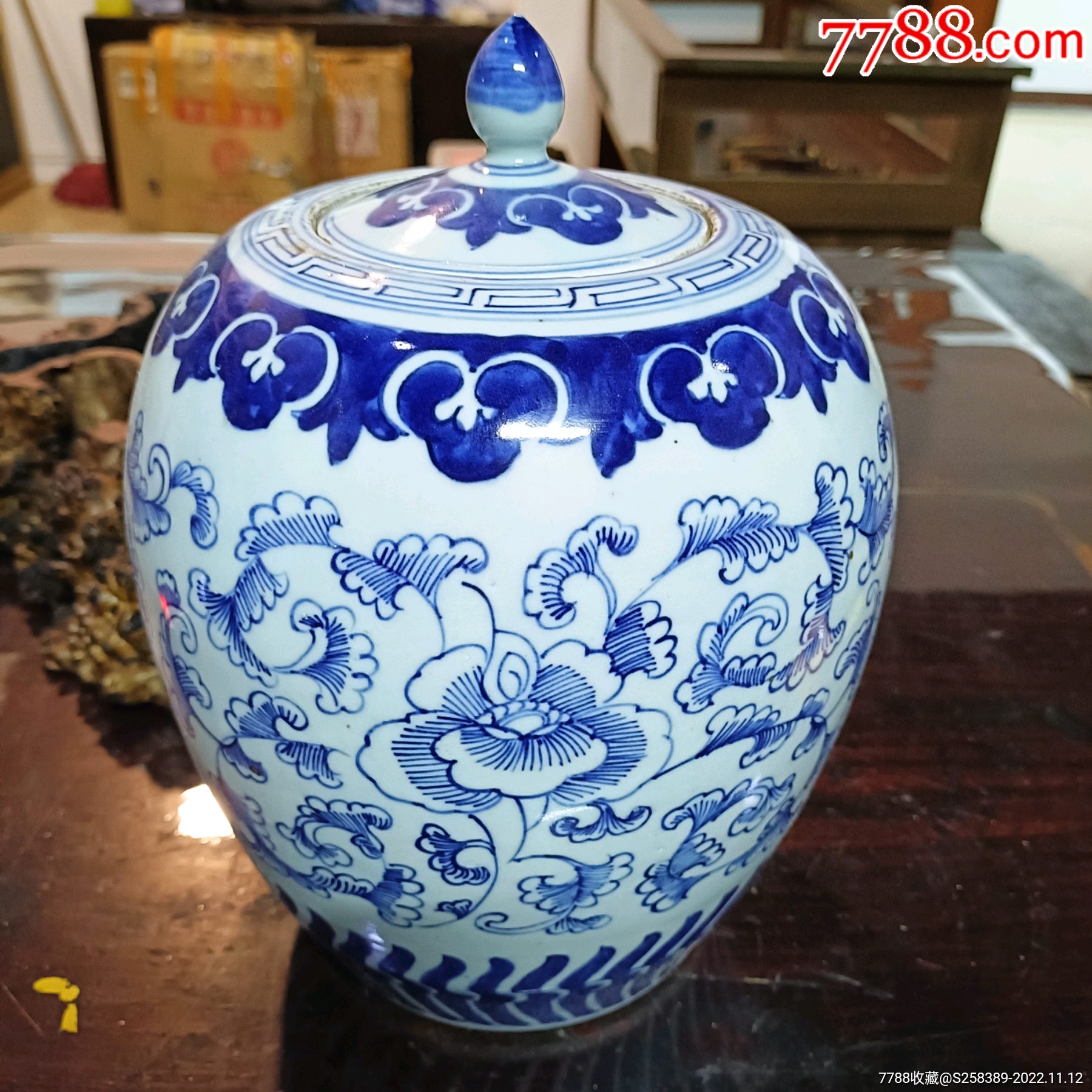 清代缠枝连冬瓜罐