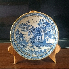 清乾隆楼台亭阁山水纹青花煨瓷盘(乾隆时期外销瓷)煨瓷品质超过官窑