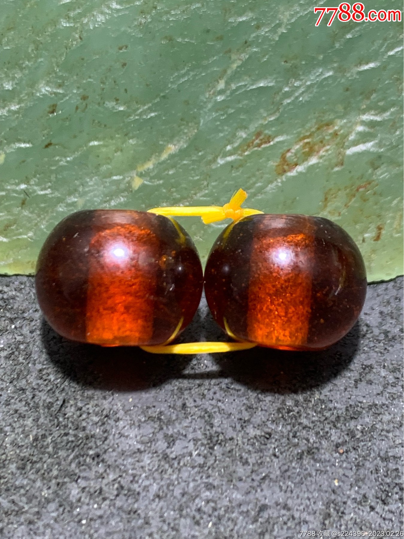 建国前后库存琥珀色琉璃苹果珠一对,-价格:9元-au33091002-琉璃珠/球