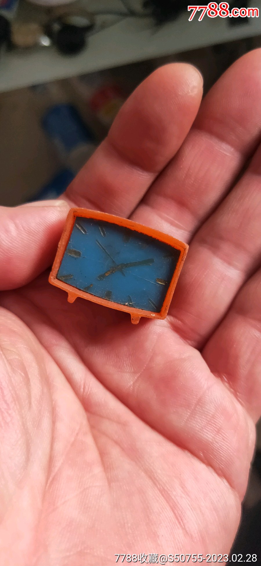 怀旧八十年代钟表型儿童铅笔刀