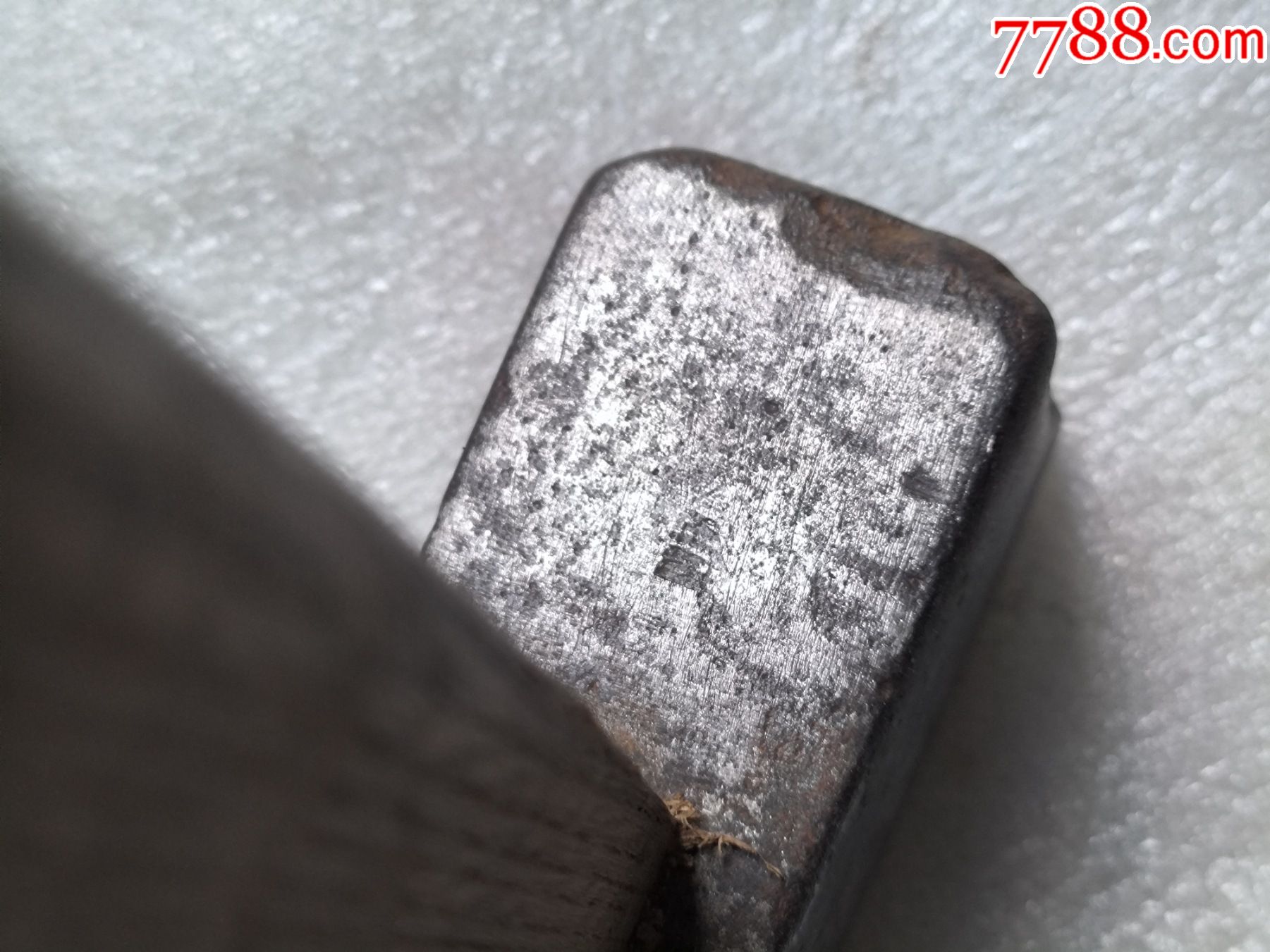 名牌产品,双王木工斧h608,底有磕,图有示,重1公斤多,快递20元_价格70