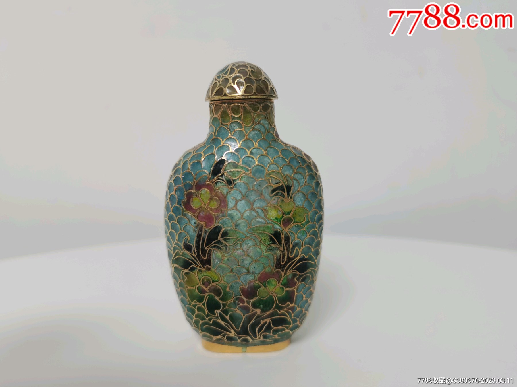 稀有蓝色脱胎景泰蓝鼻烟壶_价格700元_第1张
