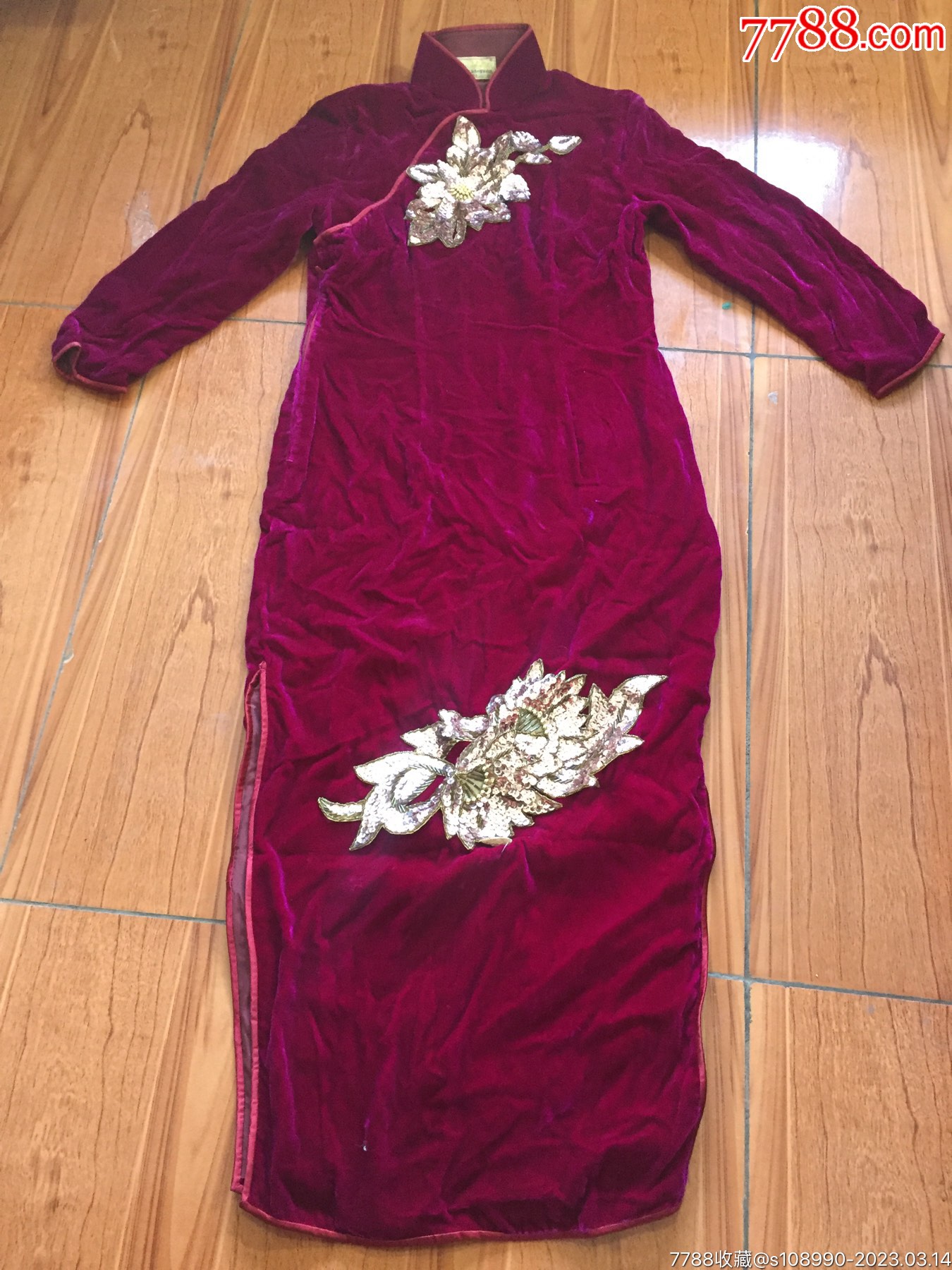70年代左右全新真丝绒贴花旗袍