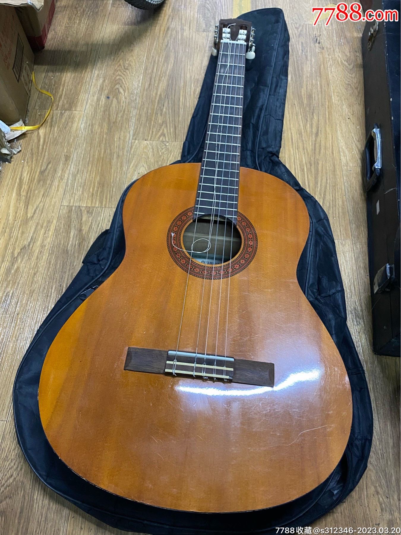 雅马哈吉他品牌吉他