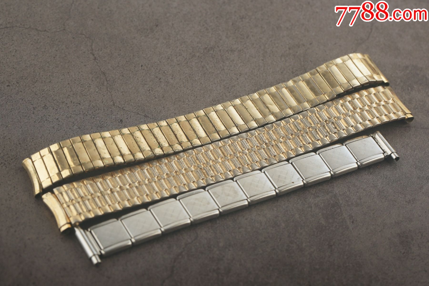 放大,缩小更多"表带/表链"商品>>>>￥158品99经典老式弹簧表带复古