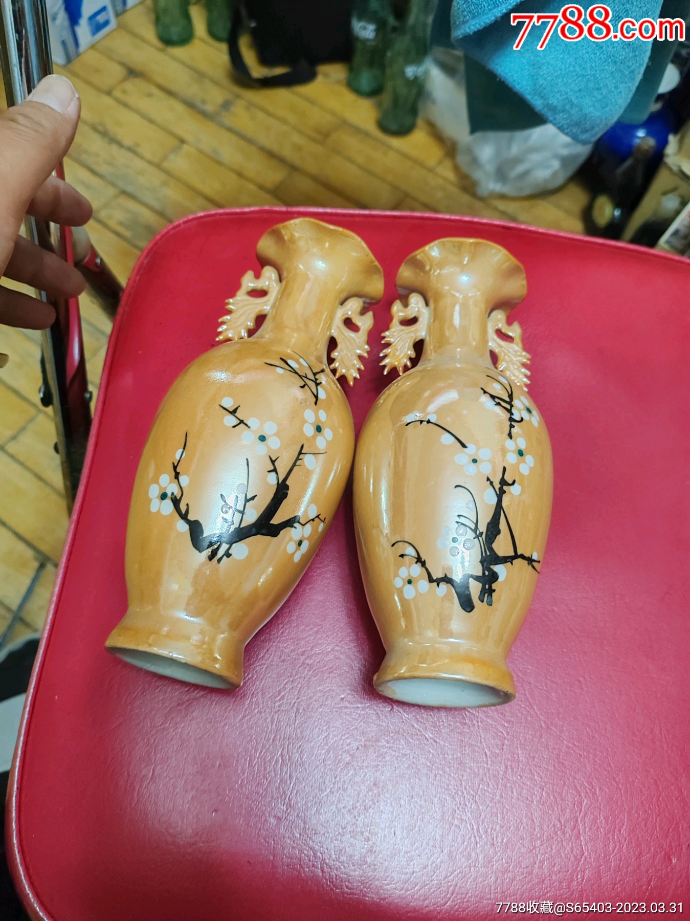 中国醴陵酒瓶一对成色好运费15介意勿拍