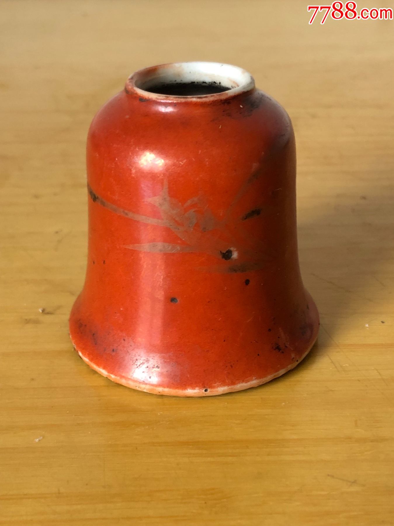 清代红釉描金钟型水盂_价格660元_第1张