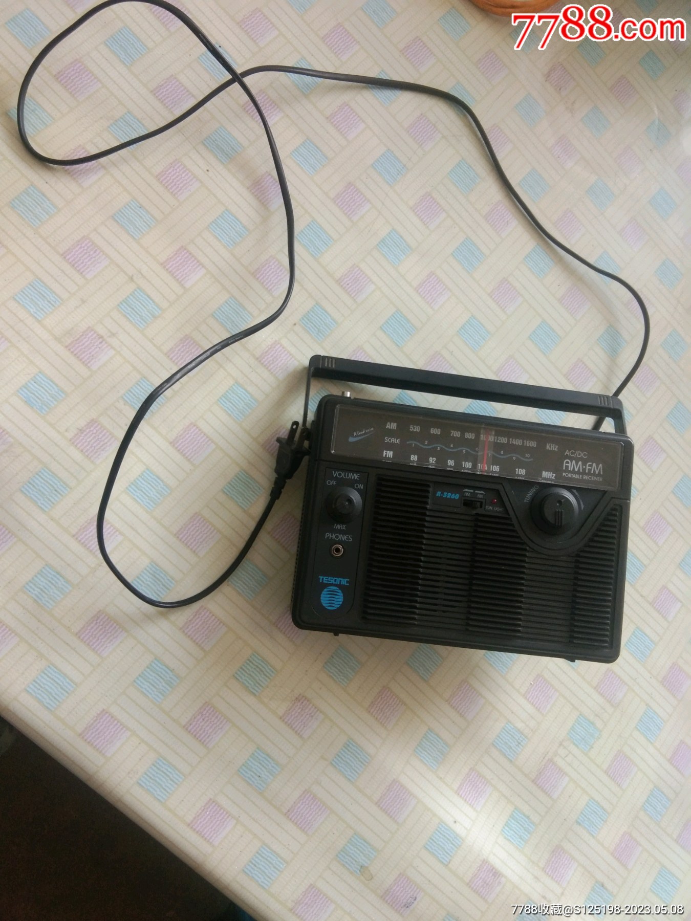 收藏品德生早期迪桑牌半岛体收音机品像好插电可以收音