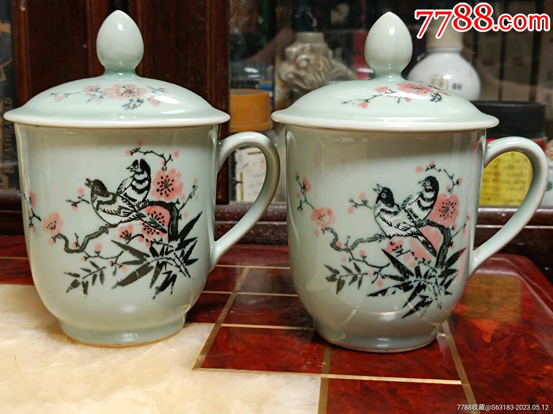 五六十年代咏梅天青色瓷茶杯两只即将消失的老茶杯,两鸟咏梅非常漂亮
