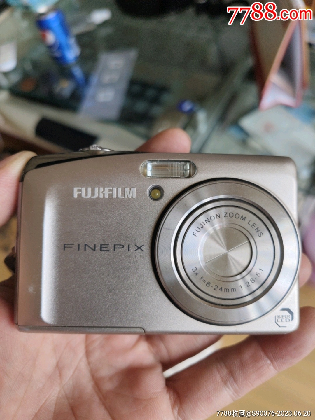 精致的日本富士数码相机f50fd