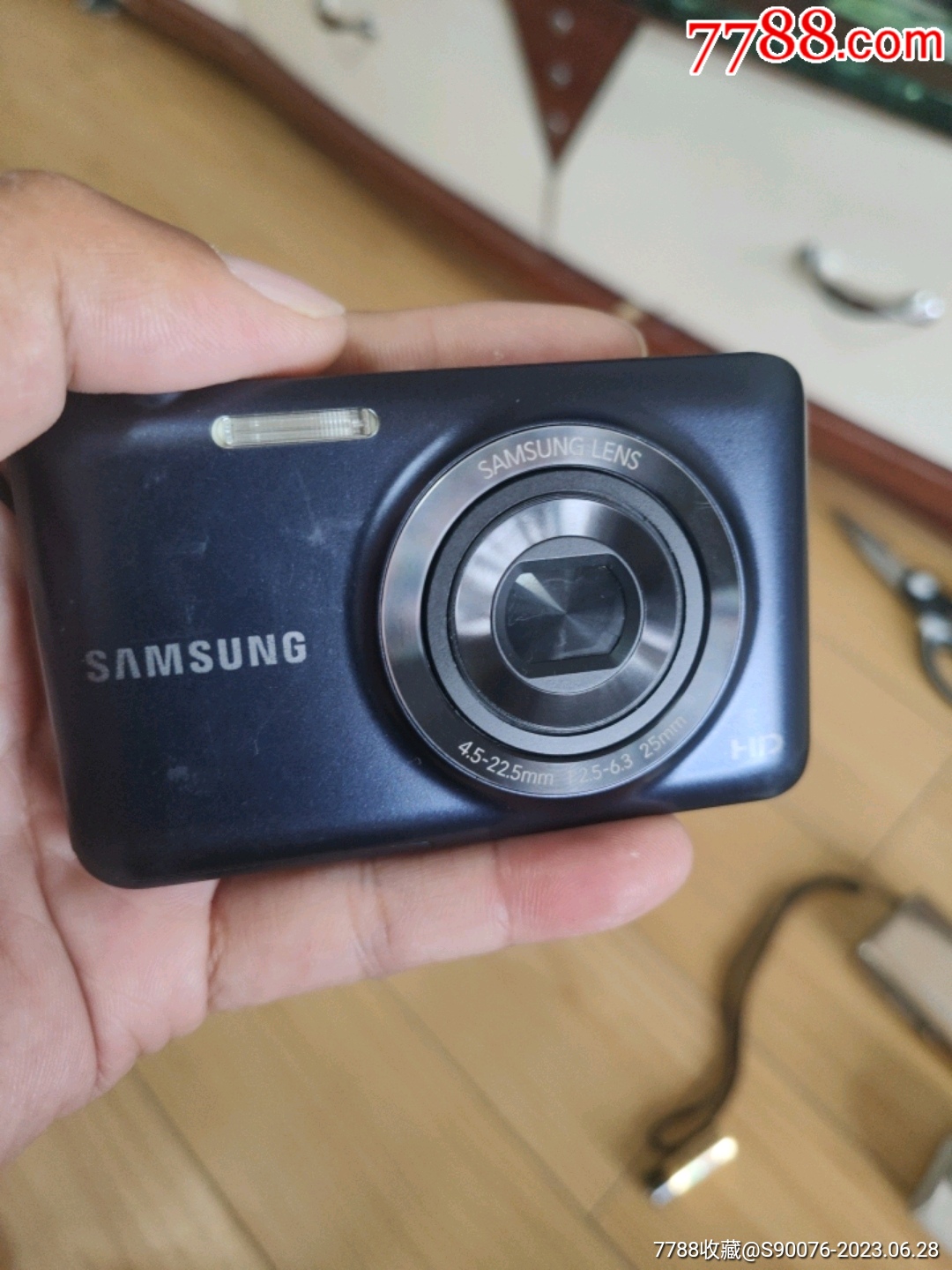 精美的三星es95深蓝数码相机