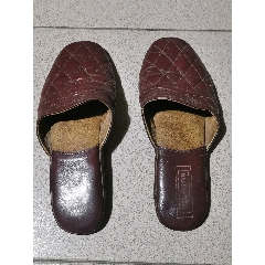 早期老式皮凉鞋