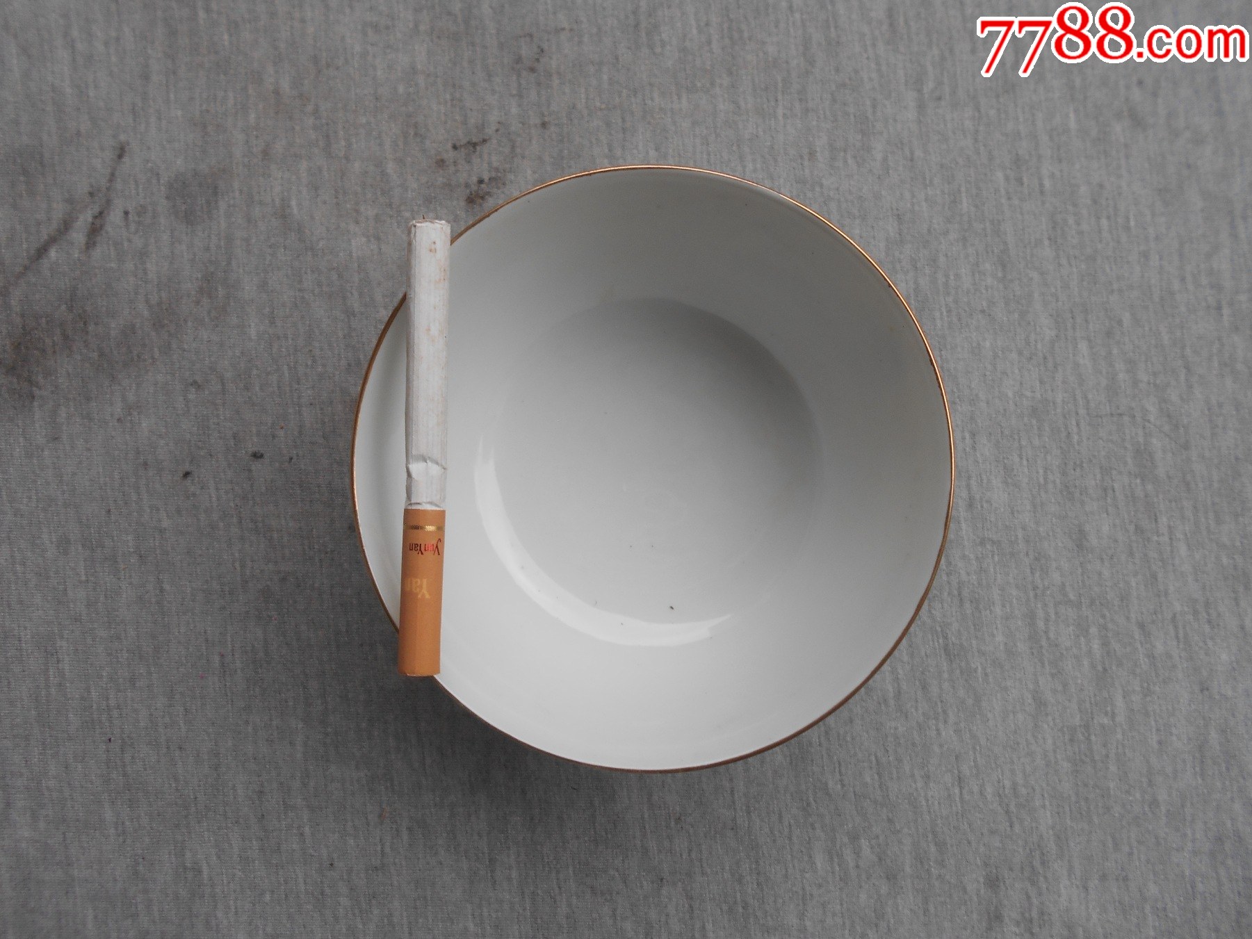 建国初期景德镇艺术瓷厂出品【胎质薄,通透】名瓷【描金花卉】小碗