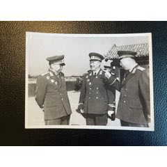1959年國慶十周年三位元帥天安門城樓合影