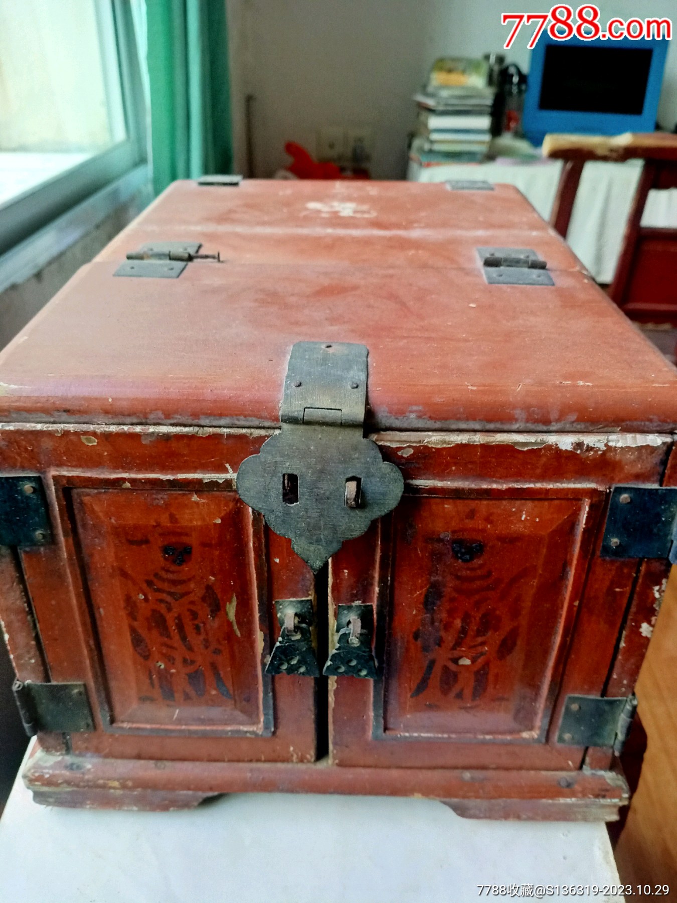 清代镜架箱首饰盒一对门子绘有人物