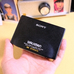 索尼经典型号wm-701v超薄磁带随身听