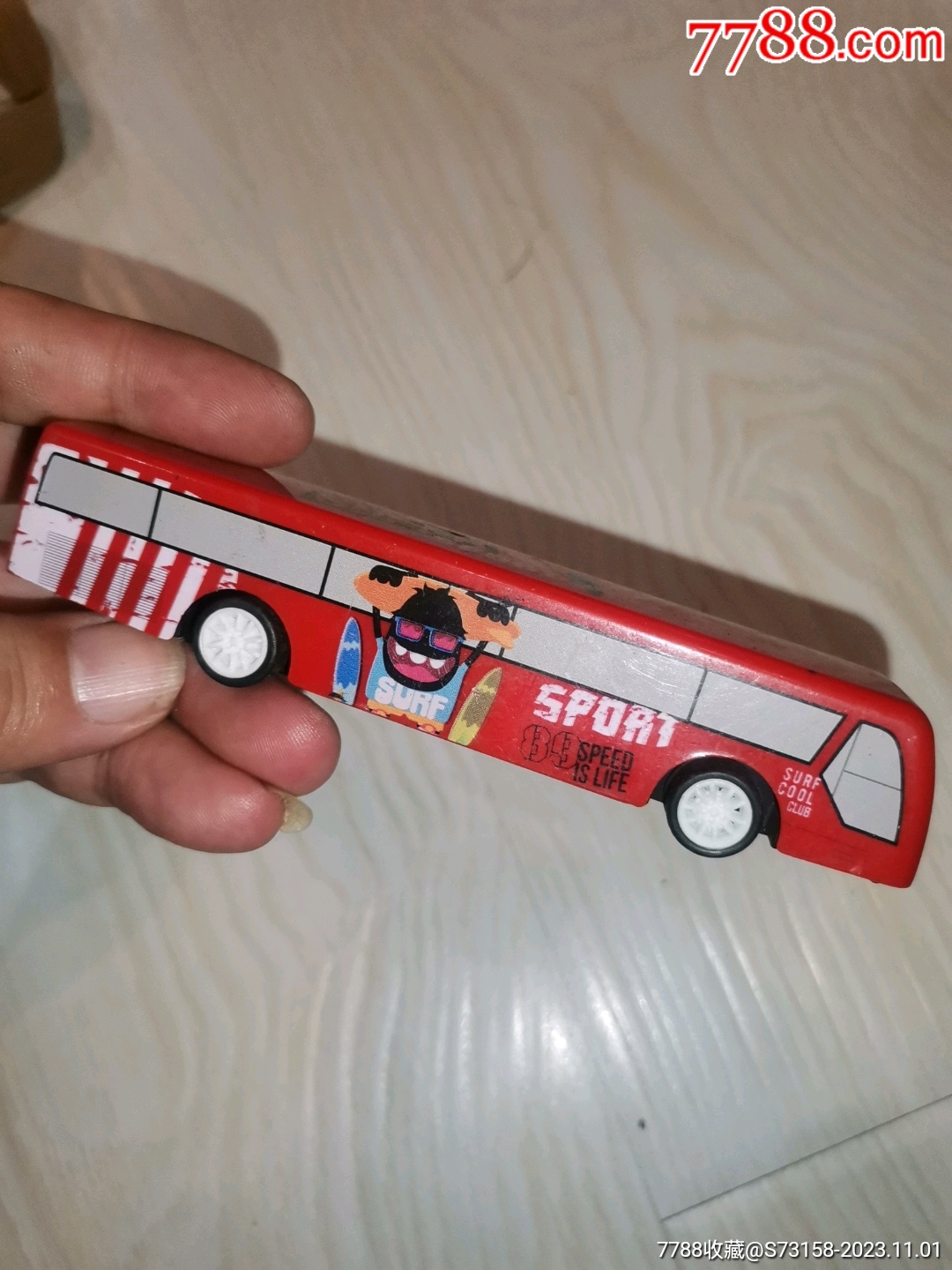 回力大巴玩具车