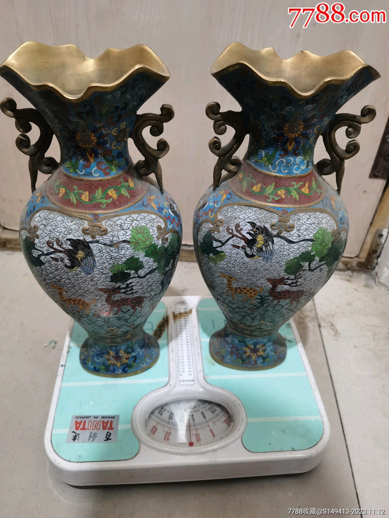 7788收藏__收藏热线>首页>拍卖>景泰蓝/珐琅>掐丝珐琅花瓶一对,品相不