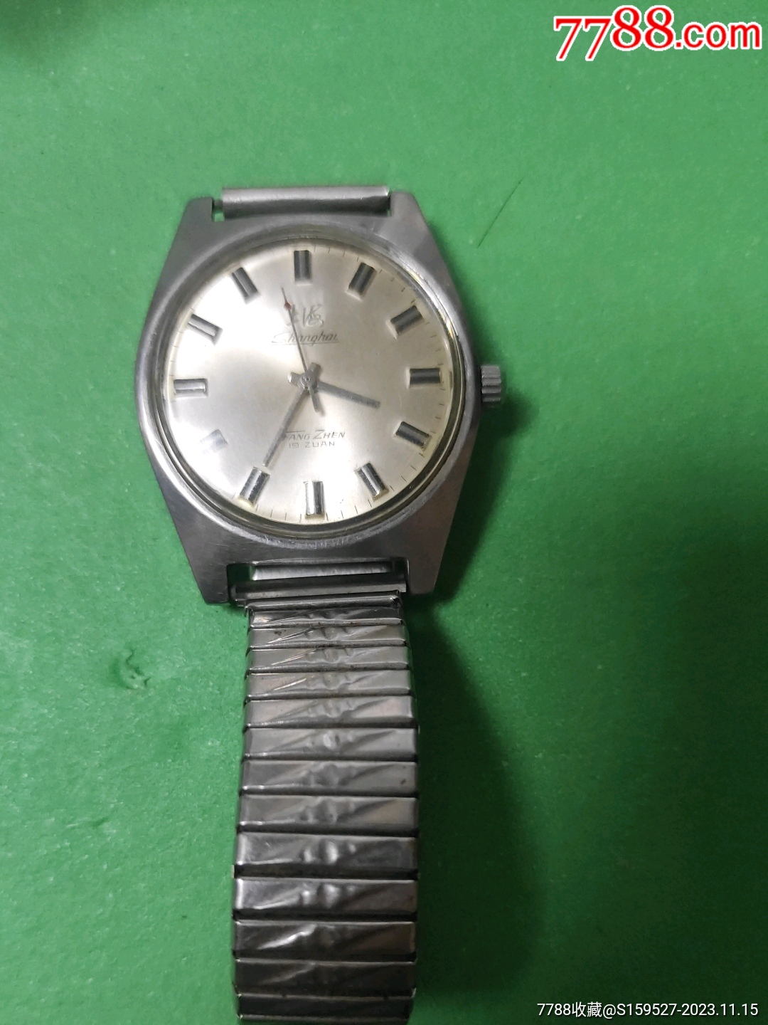 这是一块上海7120牌手表此表走时