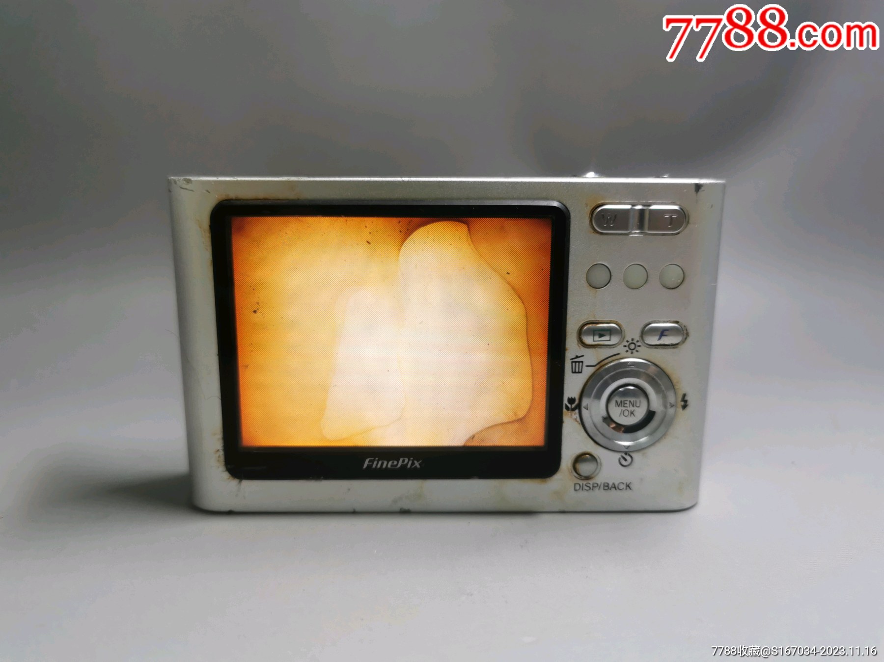 富士数码相机z1锈蚀比较严重能通电品如图不能使用当摆件机配件机出售