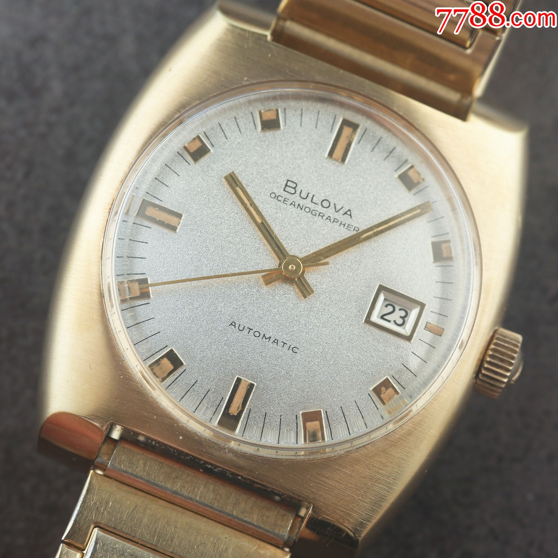 美国宝路华古董表高级海洋学家系列绅士酒桶款磨砂质感盘面