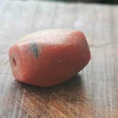旧藏六棱玛瑙珠子
