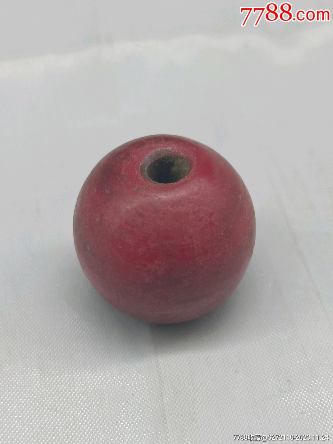 古珠一颗漂亮的琉璃珠