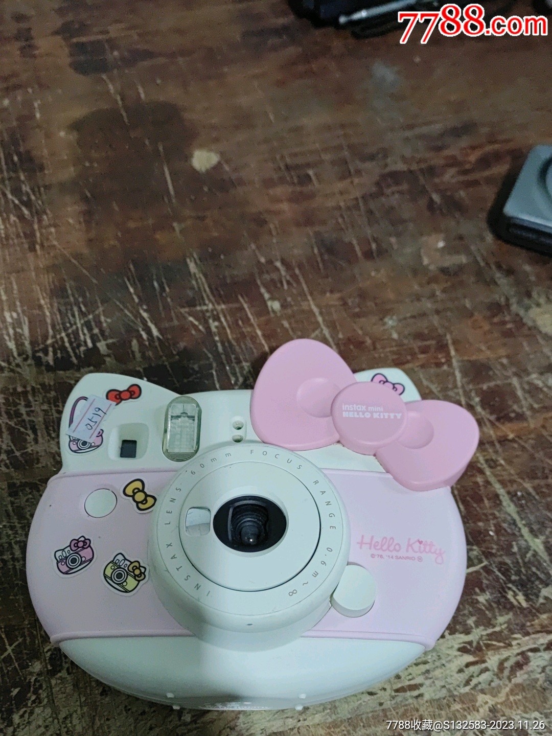 富士instaxmini機機身圖案是貼上去的