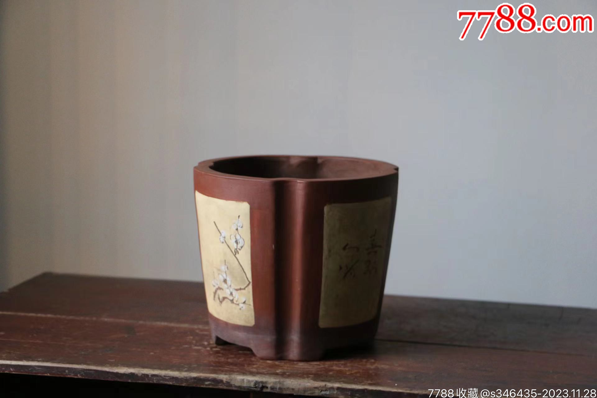 宜兴紫砂开窗刻绘海棠签筒盆