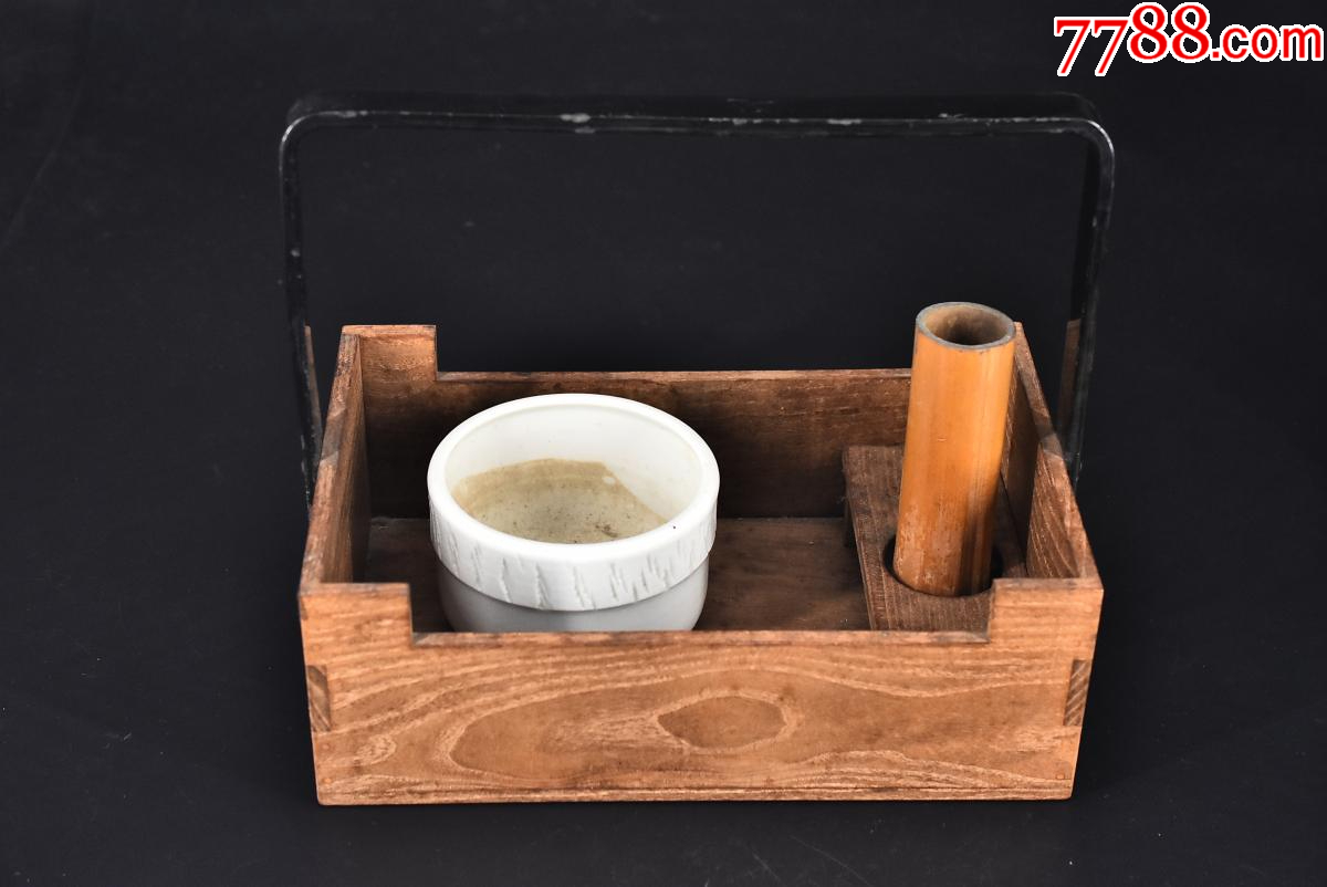 日本老烟具一套包括木制提篮陶瓷灰皿竹筒各一件陶瓷灰