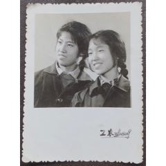 穿布拉吉,長辮子美女,雞西留影,背題1957年_老照片_黃埔一期生【7788