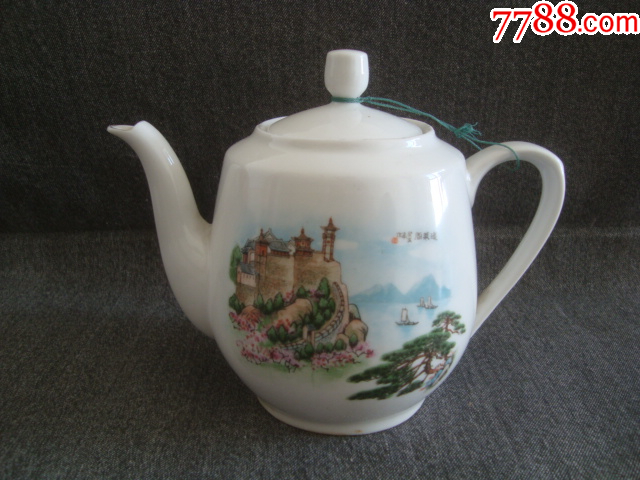 a7997山东博山瓷厂1983年蓬莱阁图小茶壶怀旧记忆