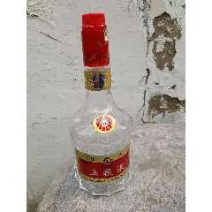 沒有酒標的老酒瓶